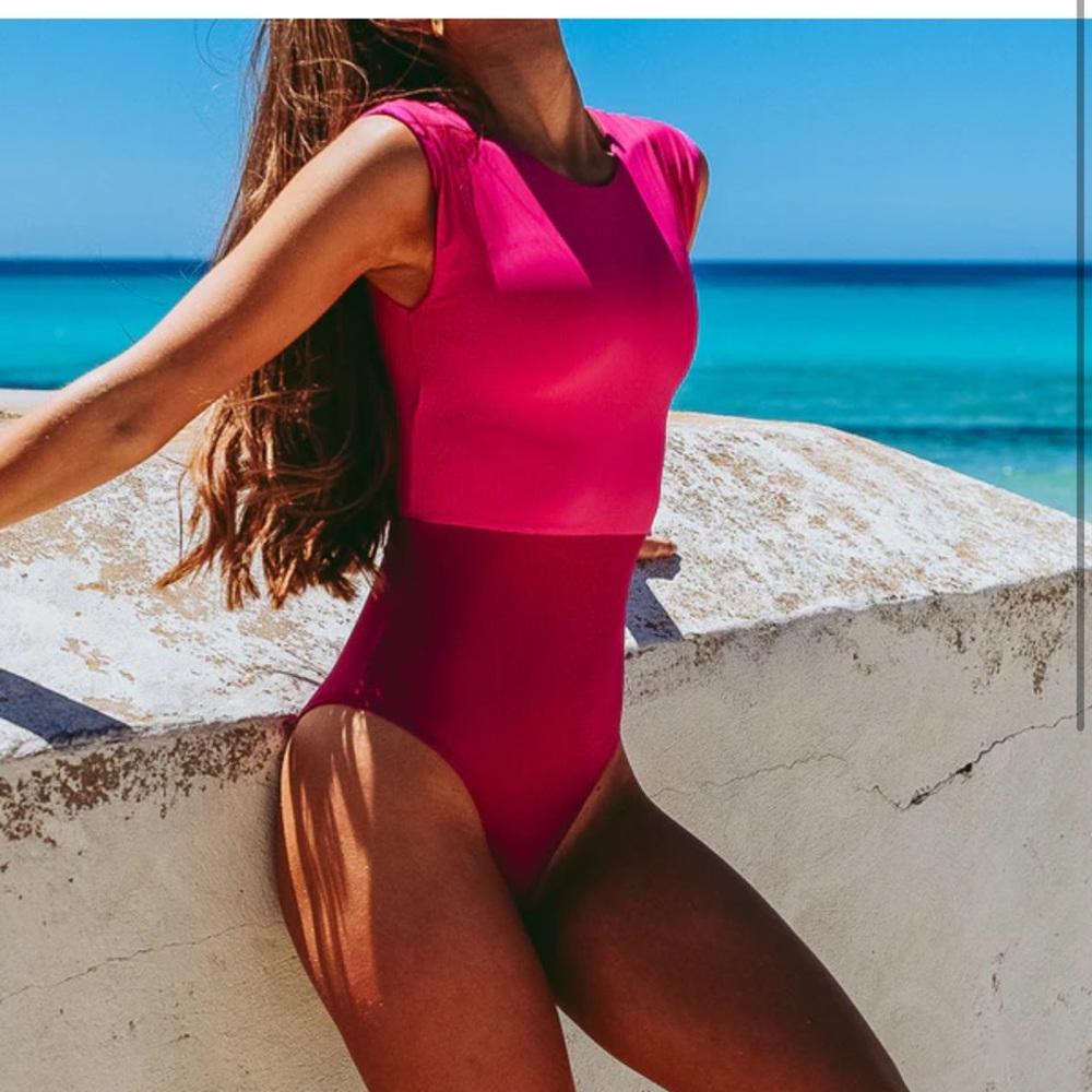 Selena aava one piece small
